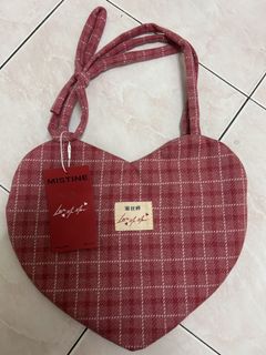 (Category: ) located in . Submitted by yyunee (Listing ID 1465984091, Image 1). Description: .