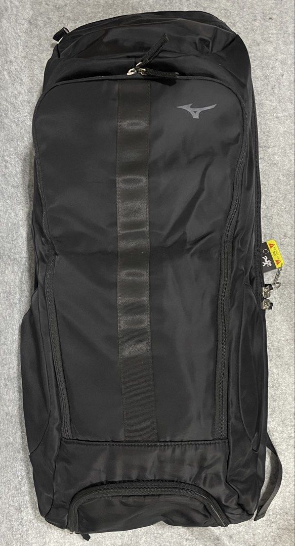 mizuno tennis bag (Category: Looking For) located in Calamba. Submitted by thriftingoverload (Listing ID 1466079539, Image 1). Description: plus shipping fee.