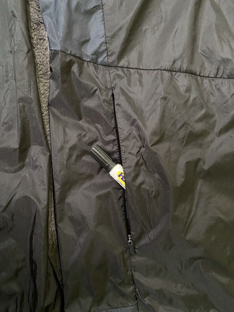 Mizuno Windbreaker Running Jacket (Packable) (Category: Activewear) located in Cebu City. Submitted by markvoid (Listing ID 1466110532, Image 2). Description: Mizuno Windbreaker Running Jacket (Packable) >Excellent Condition >Like New >No Flows >Color Rate: 10/10 >Color May Vary Due To Light >Width: 21 >length: 27 >Size: Large >Price+SF >MOP: Gcash/Bank Transfer >Shipping: J&T Mandaue City.
