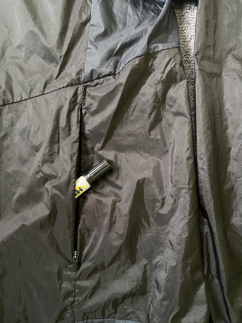 Mizuno Windbreaker Running Jacket (Packable) (Category: Activewear) located in Cebu City. Submitted by markvoid (Listing ID 1466110532, Image 3). Description: Mizuno Windbreaker Running Jacket (Packable) >Excellent Condition >Like New >No Flows >Color Rate: 10/10 >Color May Vary Due To Light >Width: 21 >length: 27 >Size: Large >Price+SF >MOP: Gcash/Bank Transfer >Shipping: J&T Mandaue City.