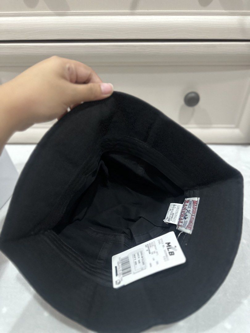MLB Bucket Hat (Category: Hats & Beanies) located in Manila. Submitted by deiclacio_ (Listing ID 1466129593, Image 3). Description: .