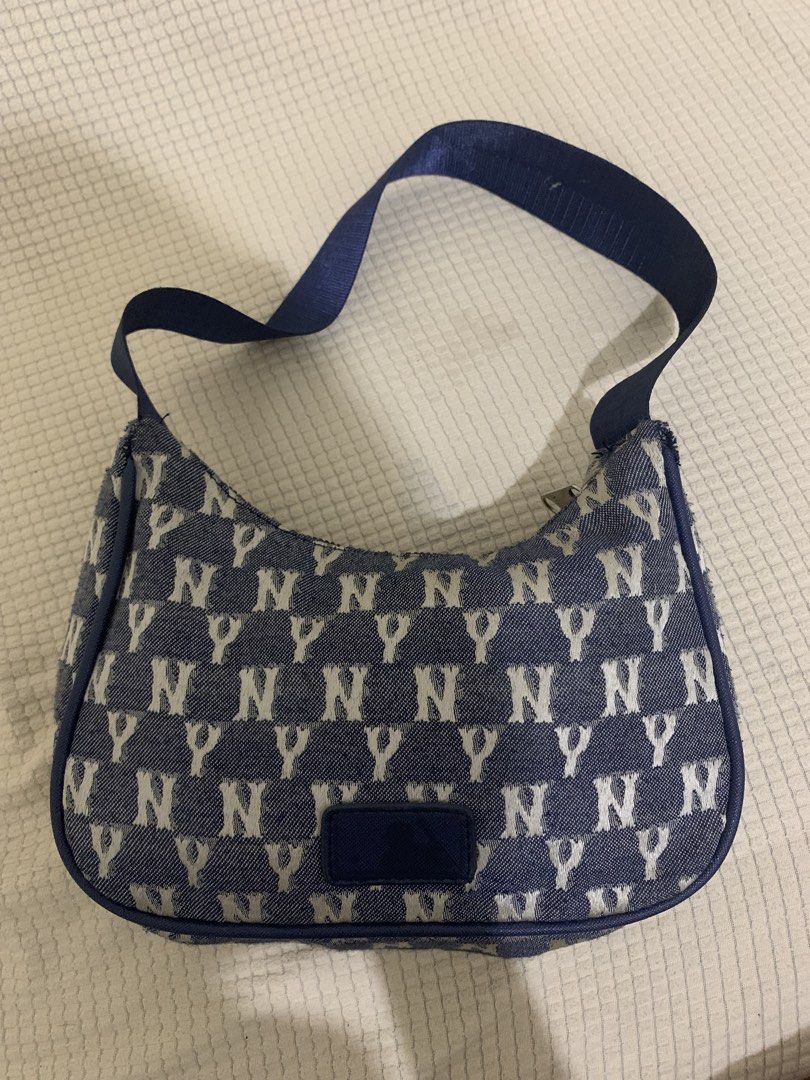 MLB Classic Shoulder Bag (Category: Shoulder Bags) located in Surigao. Submitted by luxxbytm.ph (Listing ID 1466060171, Image 2). Description: .