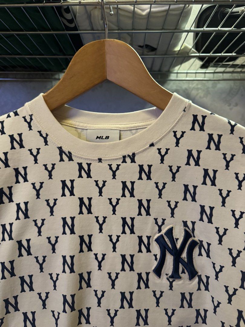 MLB NY MONOGRAM (Category: Tshirts & Polo Shirts) located in Tampoi. Submitted by donedealss_ (Listing ID 1466045921, Image 2). Description: size M 20.5/27 condition like new COD JB.