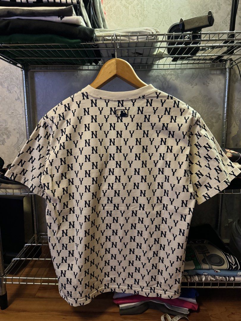 MLB NY MONOGRAM (Category: Tshirts & Polo Shirts) located in Tampoi. Submitted by donedealss_ (Listing ID 1466045921, Image 3). Description: size M 20.5/27 condition like new COD JB.