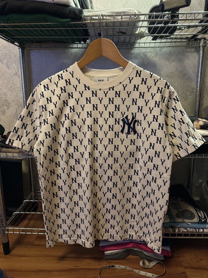 MLB NY MONOGRAM (Category: Tshirts & Polo Shirts) located in Tampoi. Submitted by donedealss_ (Listing ID 1466045921, Image 1). Description: size M 20.5/27 condition like new COD JB.