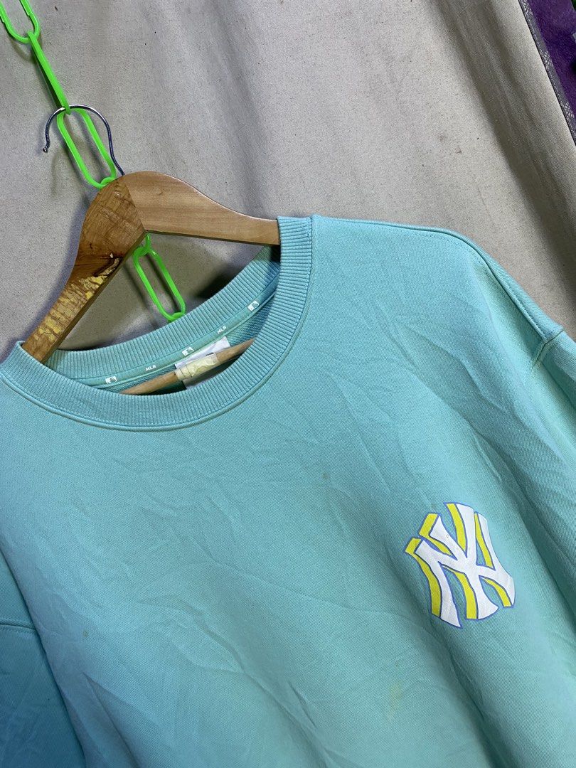 MLB sweater (Category: Hoodies) located in Davao. Submitted by lil.thriftjhayy (Listing ID 1464890782, Image 2). Description: Size XXL.