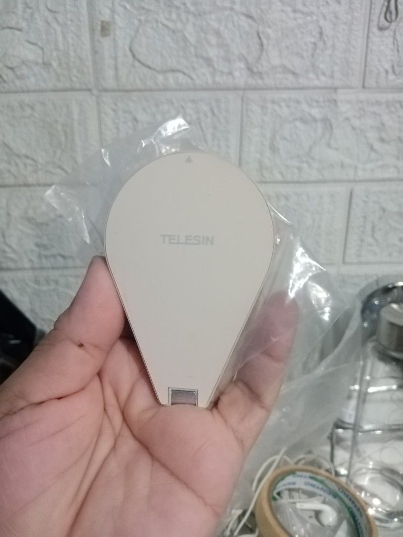 Mobile magnet stand (Category: Other Mobile & Gadget Accessories) located in Caloocan City. Submitted by 4kidsstore (Listing ID 1465986367, Image 1). Description: .