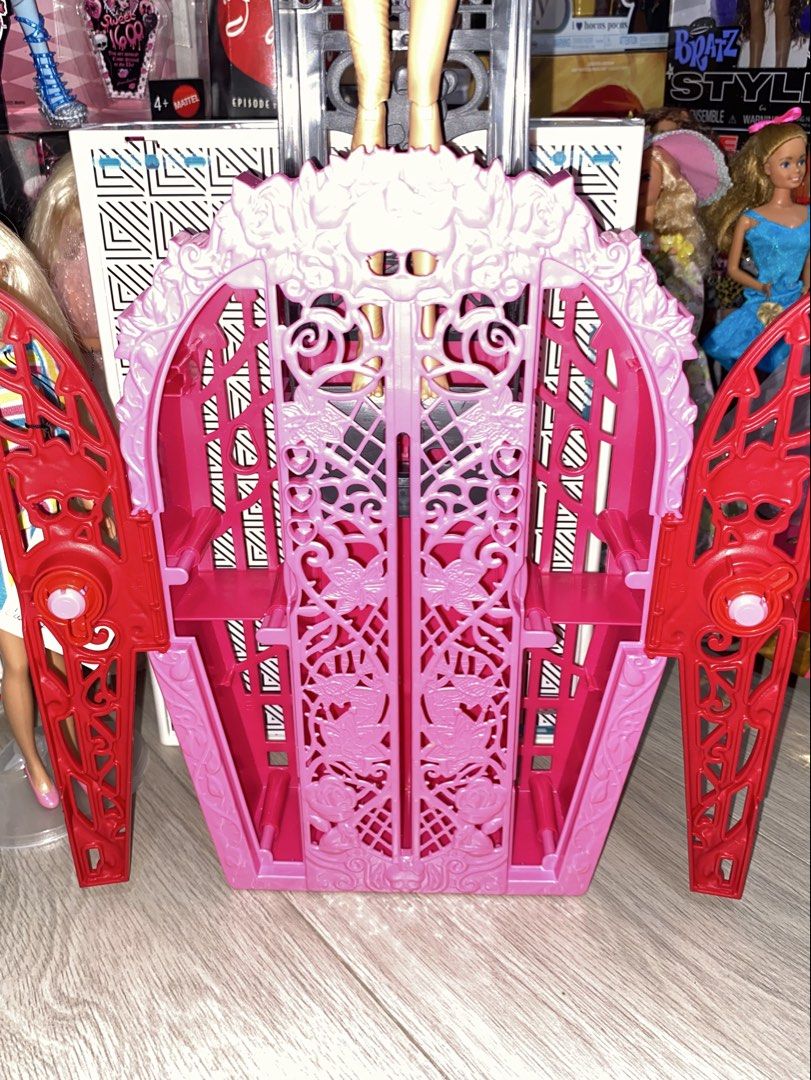 Monster High Case Only (Category: Kids Toys) located in Las Pinas. Submitted by sherylandmargaux (Listing ID 1466044688, Image 3). Description: .