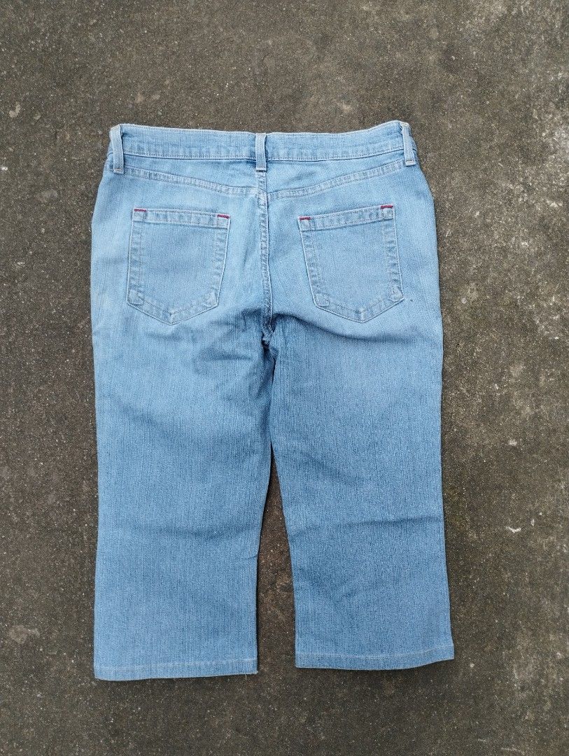 Mossimo Denim Long Jorts (Category: Shorts) located in Manila. Submitted by neil_sellingaccount (Listing ID 1466070608, Image 3). Description: 30 waist 26 length 11 tigh 7.5 leghole good condition no issue.