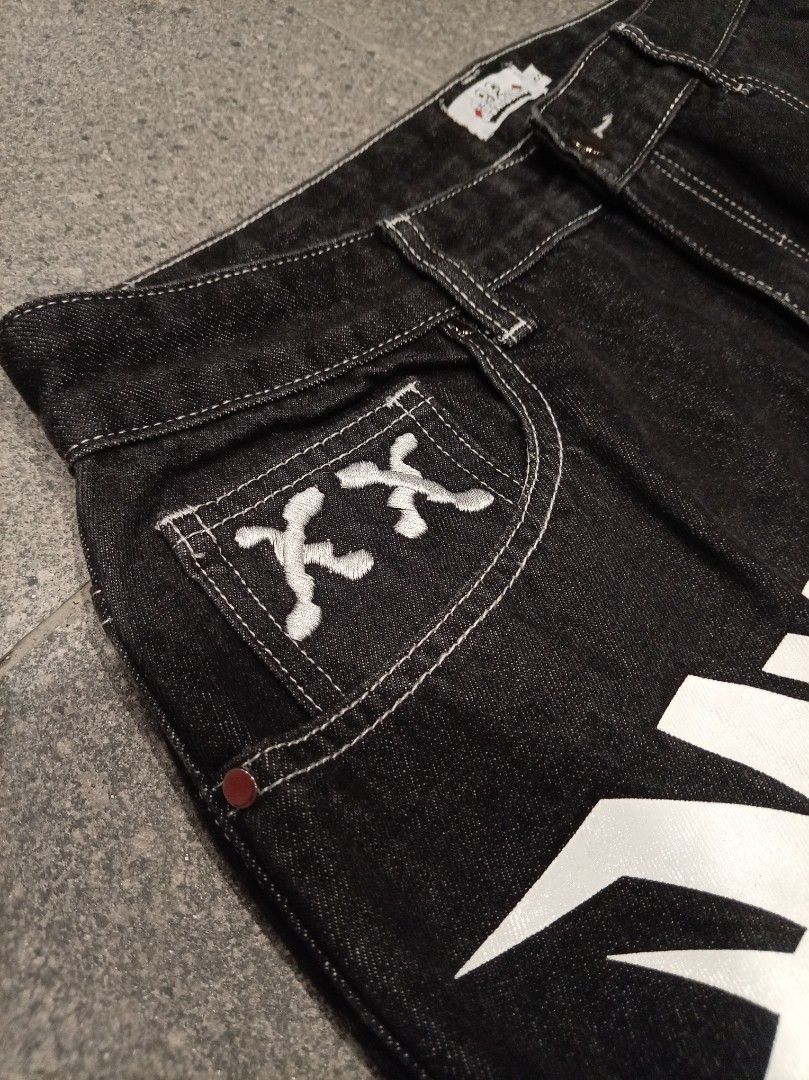 Myndskape y2k baggy pants (Category: Jeans) located in Taguig. Submitted by xy0nn1 (Listing ID 1466132421, Image 3). Description: Myndskape y2k baggy denim pants waist: 34 length: 43 rise: 14 inseam: 28 thigh: 13 leg opening: 10 good condition, no issue 📍taguig loc -taguig bgc -uptown mall -ayala malls arca south open for meetup transaction lalamove / jnt sa malayo.