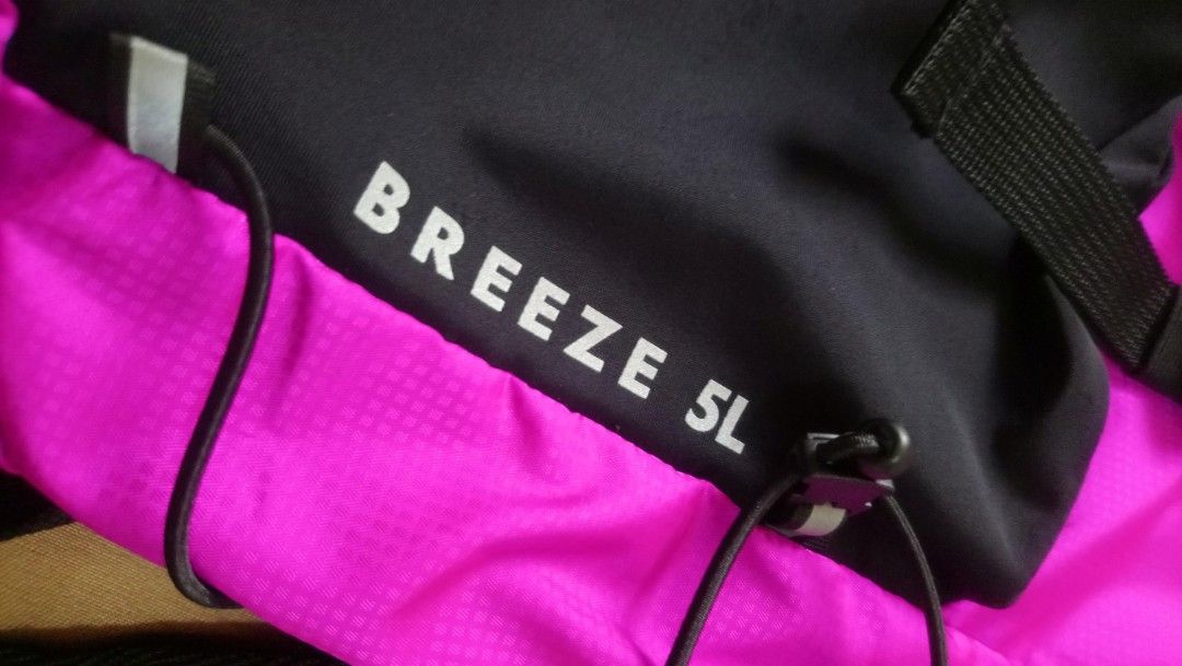 National Geographic Breeze 5L Backpack Pink (Category: Backpacks) located in Bulacan. Submitted by starterpackph (Listing ID 1465967999, Image 2). Description: BOUGHT - SOLD - OCTOBER 17 2026 Ginamit pang gawa ng tambucho - Brand: National Geographic - Model: Breeze 5L Backpack - Condition: Brand new with original hang tag attached - Color: Bright pink and black - Capacity: Compact 5L daypack, perfect for daily essentials - Features: Breathable m