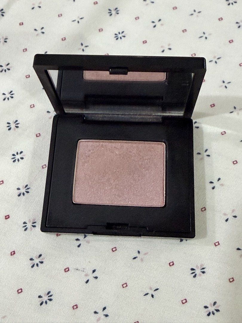 NARS Eyeshadow 5310 (Category: Makeup) located in Davao. Submitted by gr8stmom_melissa (Listing ID 1466029388, Image 1). Description: Lock doesn’t snap… doen’t totally close. reason why I am selling it low… If you are familiar with Nars, hardware has a sticky feel.