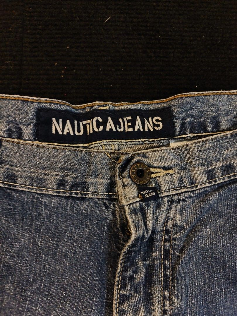 NAUTICA JEANS CARPENTER JORTS (Category: Shorts) located in San Fernando. Submitted by retro_d (Listing ID 1466139063, Image 3). Description: - NAUTICA JEANS CARPENTER JORTS - Size: W-40/L-28/T-15/LO-15 - Condition: Excellent - Color Rate: 9.5/10 - Issue: Faded Tabs.
