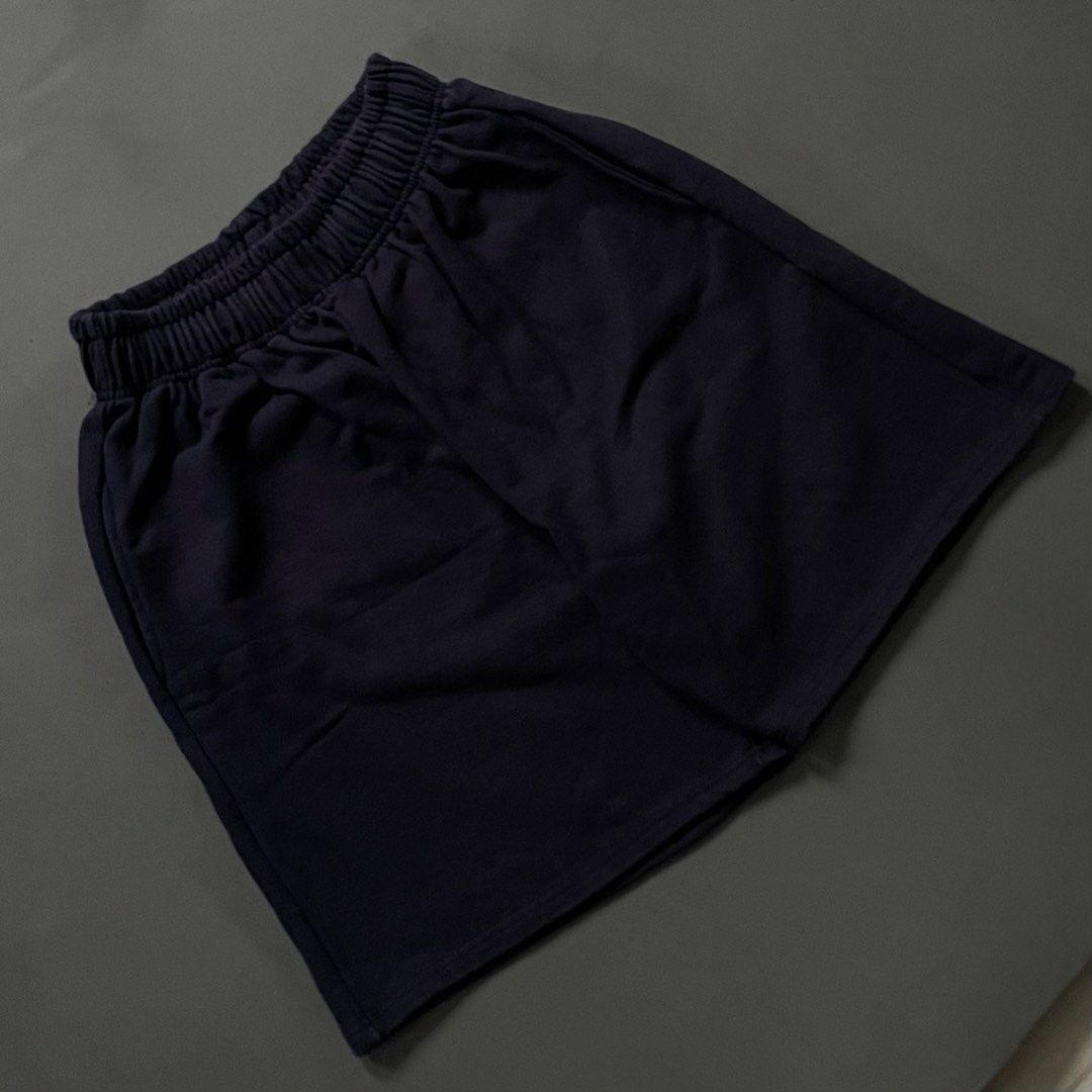 NAVY BLUE HEAVY SWEATSHORT (Category: Shorts) located in Liloan. Submitted by retro_ken_finds (Listing ID 1465967064, Image 2). Description: 🔻Details🔻 DARK BLUE SWEATSHORT 📐𝐌𝐞𝐚𝐬𝐮𝐫𝐞𝐦𝐞𝐧𝐭 ( 𝒊𝒏 𝒊𝒏𝒄𝒉𝒆𝒔 ) ᴡᴀɪꜱᴛ: free | ʟᴇɴɢᴛʜ: 20 | ʜᴇᴍ: 13.5 • ᴄᴏɴᴅɪᴛɪᴏɴ: 9/10 • ᴄᴏʟᴏʀ ʀᴀᴛᴇ: 9/10 _______________________________ 🅼🅸🅽🅴: 450.