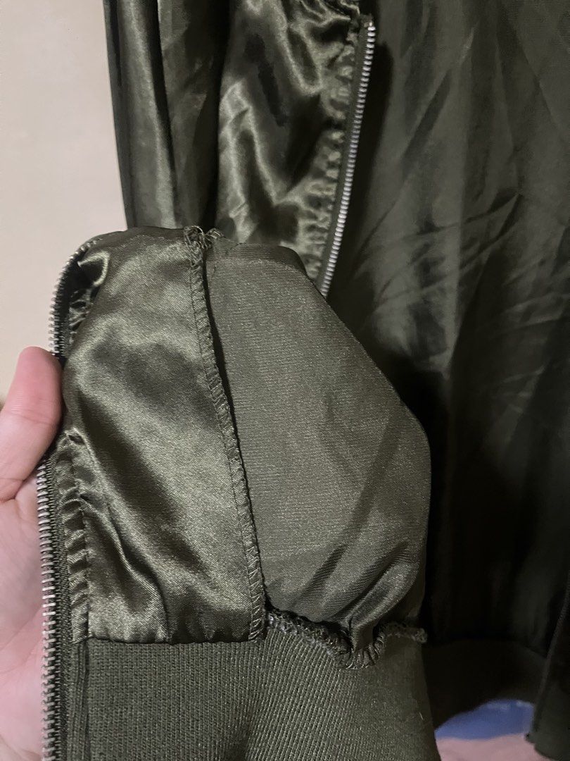 Navy Green Jacket (Category: Coats, Jackets and Outerwear) located in Pasig City. Submitted by ellabusy (Listing ID 1466096186, Image 3). Description: .
