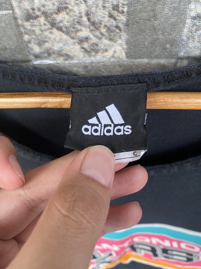NBA San Antonio Spurs Tanktop (Category: Tshirts & Polo Shirts ) located in Santa Rosa. Submitted by thriftandwrap.2020 (Listing ID 1466102950, Image 3). Description: •𝑺𝒊𝒛𝒆:Small fit to Med •𝑪𝒐𝒏𝒅𝒊𝒕𝒊𝒐𝒏:Excellent •𝑪𝒐𝒍𝒐𝒓 𝒓𝒂𝒕𝒆:9/10 𝗠𝗶𝗻𝗲 380.