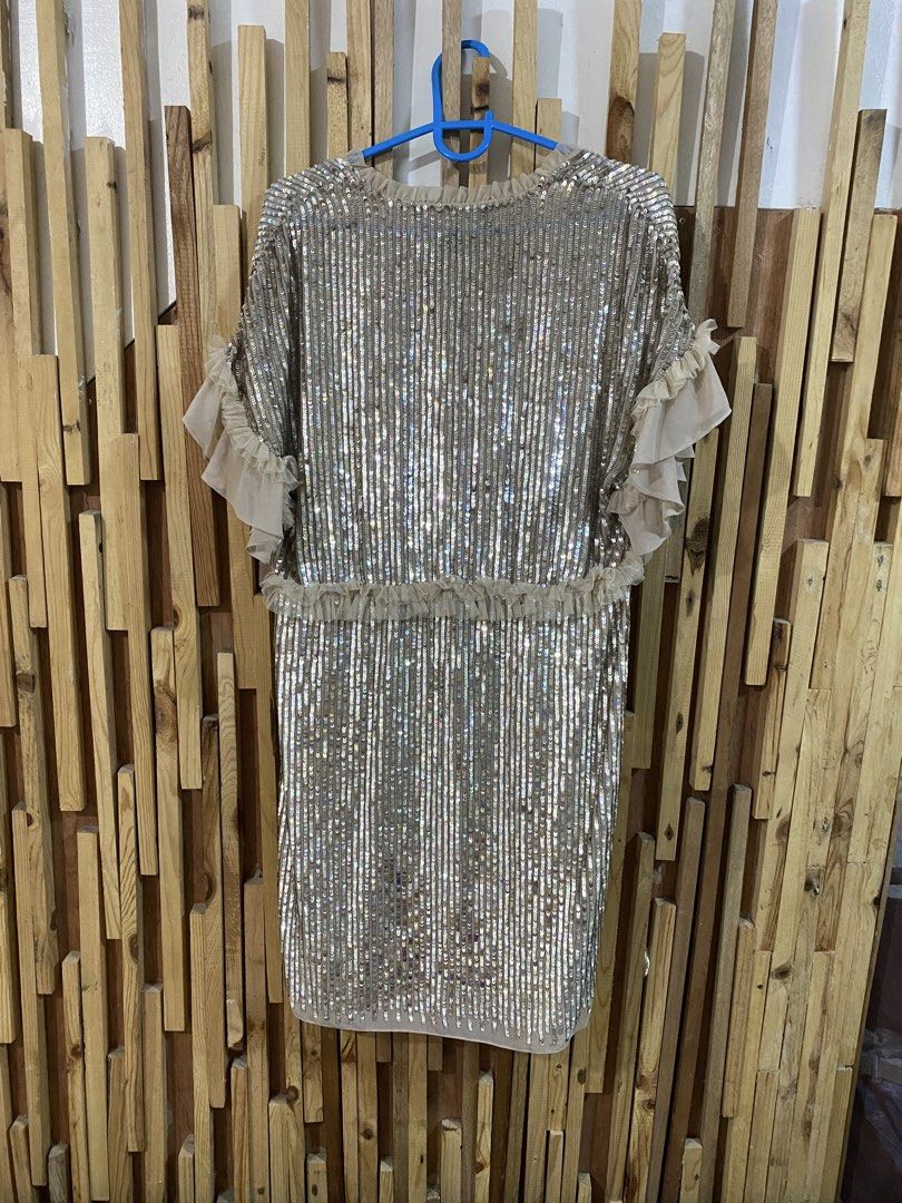 Needle and Thread Sequin Dress (Category: Dresses) located in Mabalacat. Submitted by calmrabbit.ae2127 (Listing ID 1466062886, Image 3). Description: .