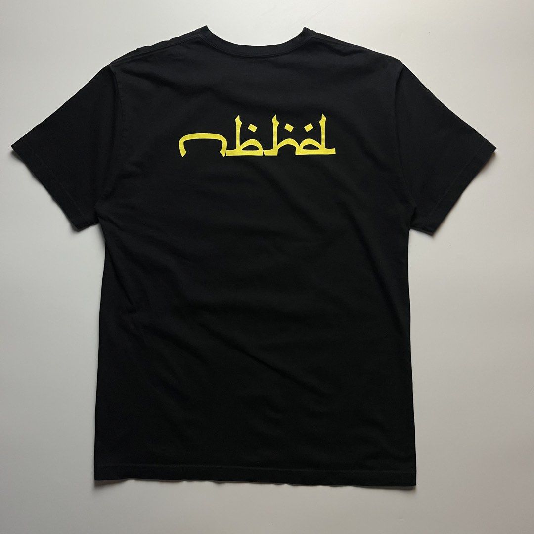 Neighborhood Arabic Script Logo Tee (Category: Tshirts & Polo Shirts ) located in Manila. Submitted by streetsavvy (Listing ID 1466053539, Image 2). Description: Neighborhood Arabic Script Logo Tee Size: Large Width: 20.5” Length: 29” Shoulder: 19” Sleeve Length: 8” Hem: 20.5” Measured in Inches Condition: Excellent condition Flaw: none Made in Japan 100% Cotton.