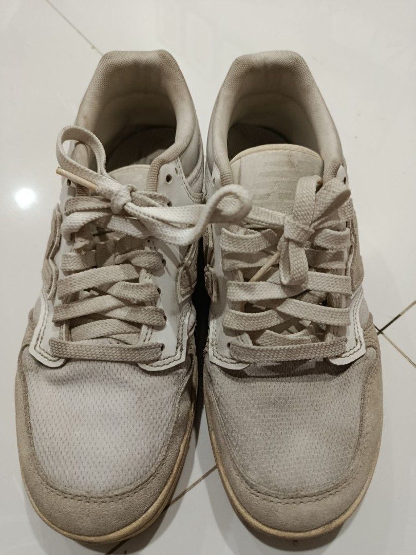 New Balance 480 (Category: Sneakers) located in Las Pinas. Submitted by donnabsfdmd (Listing ID 1466032556, Image 2). Description: New Balance 480 Low top lifestyle sneakers Color : white and cream/ gray colorway with suede and perforated leather panels Size : US 7.5 women.