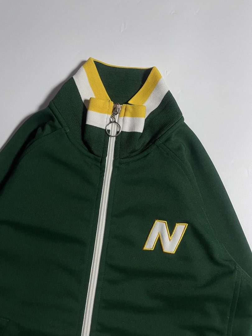New balance “N” logo track jacket (Category: Coats, Jackets and Outerwear) located in Bais. Submitted by christian.complexthrift08 (Listing ID 1466078612, Image 2). Description: New Balance “N” logo track jacket (In excellent Condition) Color: deep green / white / yellow Size: Extra Small best fit Width: 16.5 inches Length: 23 inches Condition: 9.7 / 10 Issue: Price: 450 + 80 SF Via JNT express.