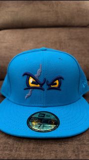 (Category: ) located in . Submitted by krwnstreetwear (Listing ID 1466114892, Image 1). Description: .
