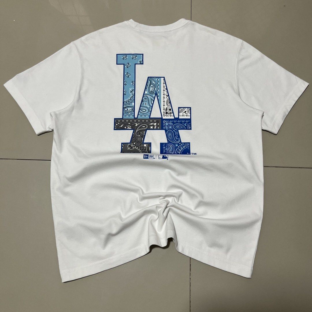 NEW ERA LA DODGERS EMBROID LOGO TEE (Category: Tshirts & Polo Shirts ) located in Manila. Submitted by balanse (Listing ID 1466094579, Image 3). Description: SIZE: M ON TAG DIMES: 22W X 28L EXCELLENT CONDITION. 9.9 HONEST COLOR RATE. ISSUE.: Minor Washable Dirt..