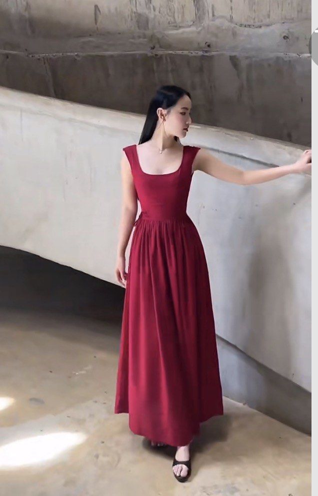 New Linen Red Long Dress with Side Strings (Category: Dresses) located in Iloilo. Submitted by dabyladaby2 (Listing ID 1465976873, Image 1). Description: Bought but never used Chest- 92cm Waist- 72cm Length- 135cm Bangkok sizes are smaller than usual. This is Large when I bought it . Please see measurements for your reference .