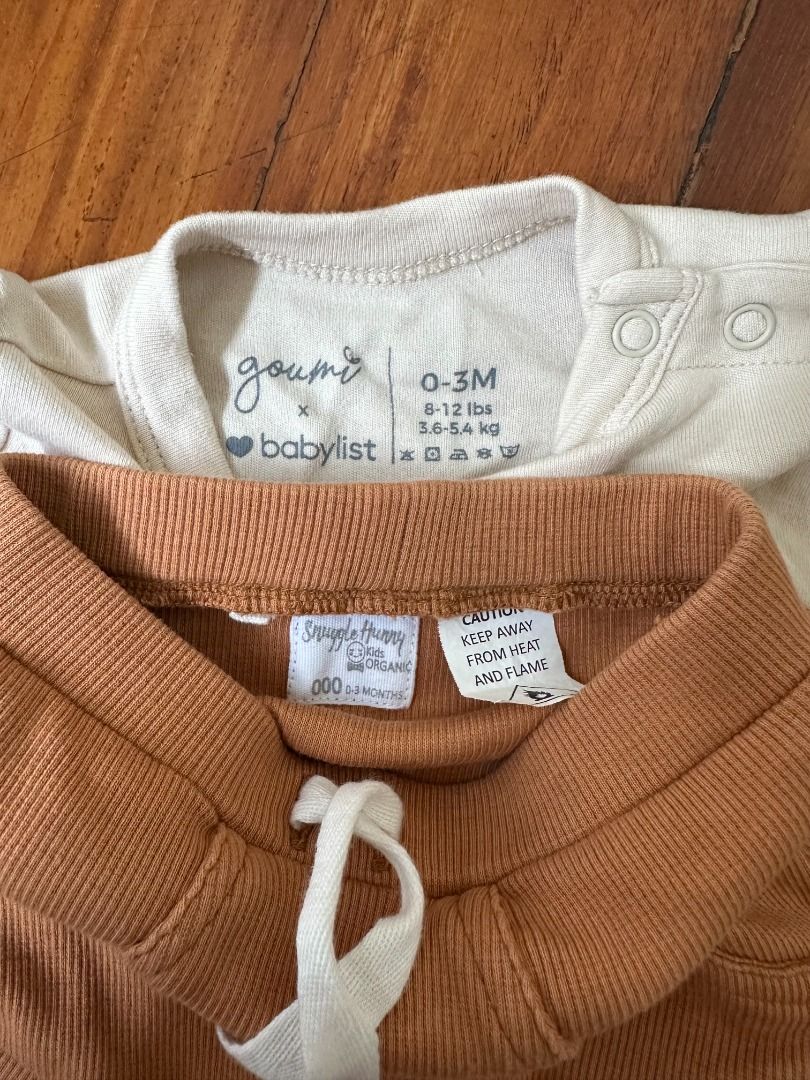 Newborn Outfit Bundle, Size: 0-3M (Category: Babies & Kids Fashion) located in Makati City. Submitted by travelfinds34611 (Listing ID 1466112439, Image 3). Description: GREAT CONDITION Newborn Outfit Bundle Goumi Baby Onesie, Size: 0-3M, Color: Cloud -> from USA Snuggle Hunny Shorts, Size: 000 (0-3M), Color: Chestnut -> from Australia .