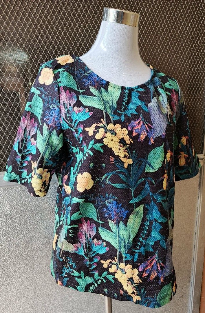 Next Floral Short Sleeve Blouse Size 10 (Category: Blouses) located in Cebu City. Submitted by violacloset (Listing ID 1466098933, Image 2). Description: Measurements: length: 24 width: 20.