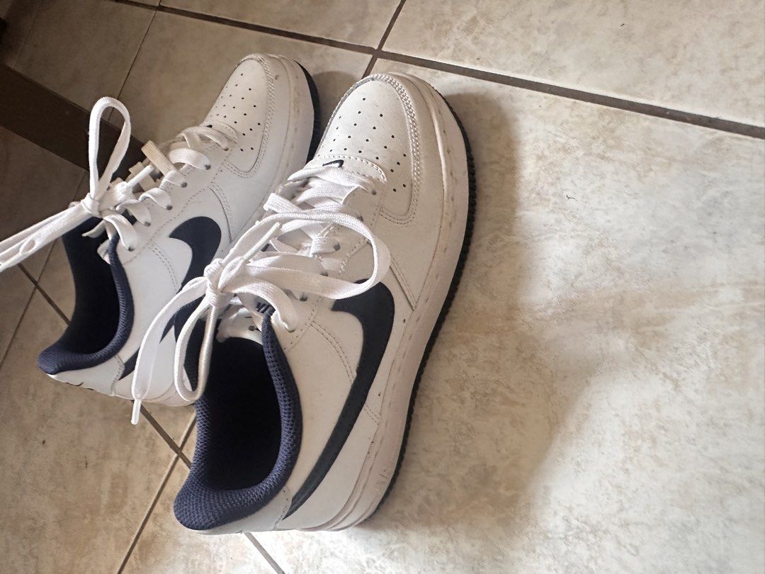 Nike (Category: Babies & Kids Fashion) located in Las Pinas. Submitted by joanmc (Listing ID 1466006296, Image 3). Description: Nike older kids court borough low 2 Brandnew Color: navy blue/white Size: US 3.5Y/22.5CM Purchased in US No box RFS: wrong size 2k.