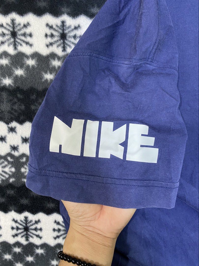 Nike (Category: Tshirts & Polo Shirts ) located in General Santos City (Dadiangas). Submitted by nokkie_thrift (Listing ID 1466136585, Image 3). Description: Nike Good condition Dimes 21x27 .