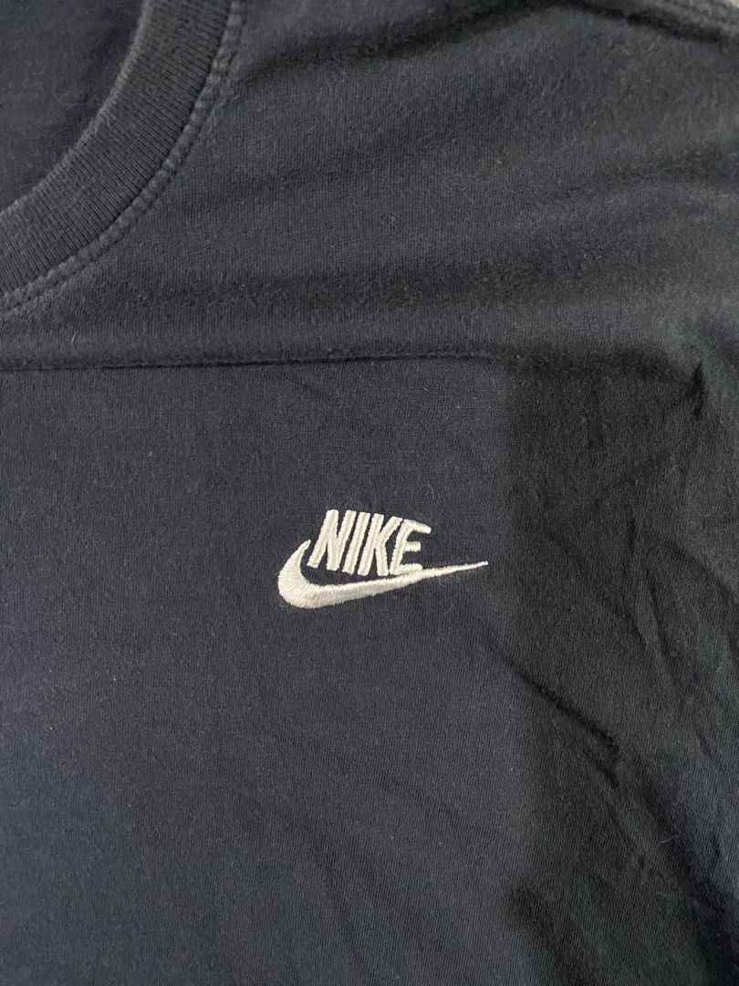 Nike (Category: Tshirts & Polo Shirts ) located in General Santos City (Dadiangas). Submitted by nokkie_thrift (Listing ID 1466139556, Image 3). Description: Nike Embriod logo Excellent condition Dimes 23x29 No issue.