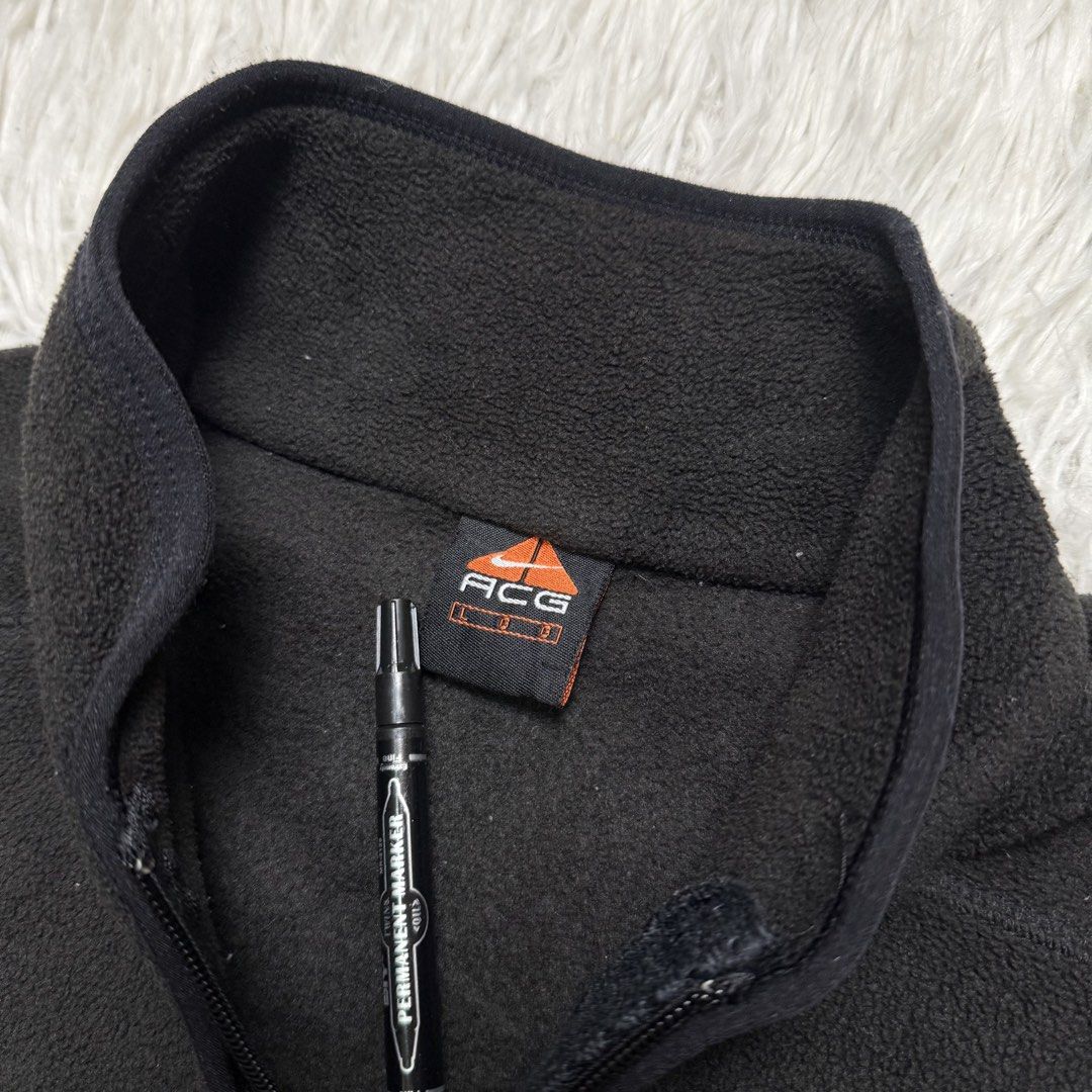 Nike acg (Category: Coats, Jackets and Outerwear) located in Baguio. Submitted by sellingtonshop (Listing ID 1466063532, Image 3). Description: s2. Nike ACG therma-fit fleece jacket Size: L Dimes: 28*22 Condition: very good Issue: faded parts (color rate: 8/10) Grab: 780.