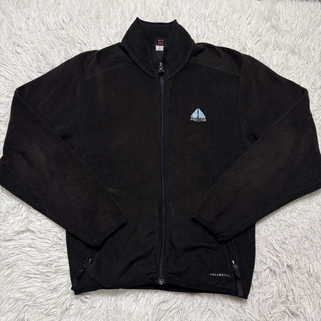 Nike acg (Category: Coats, Jackets and Outerwear) located in Baguio. Submitted by sellingtonshop (Listing ID 1466063532, Image 1). Description: s2. Nike ACG therma-fit fleece jacket Size: L Dimes: 28*22 Condition: very good Issue: faded parts (color rate: 8/10) Grab: 780.
