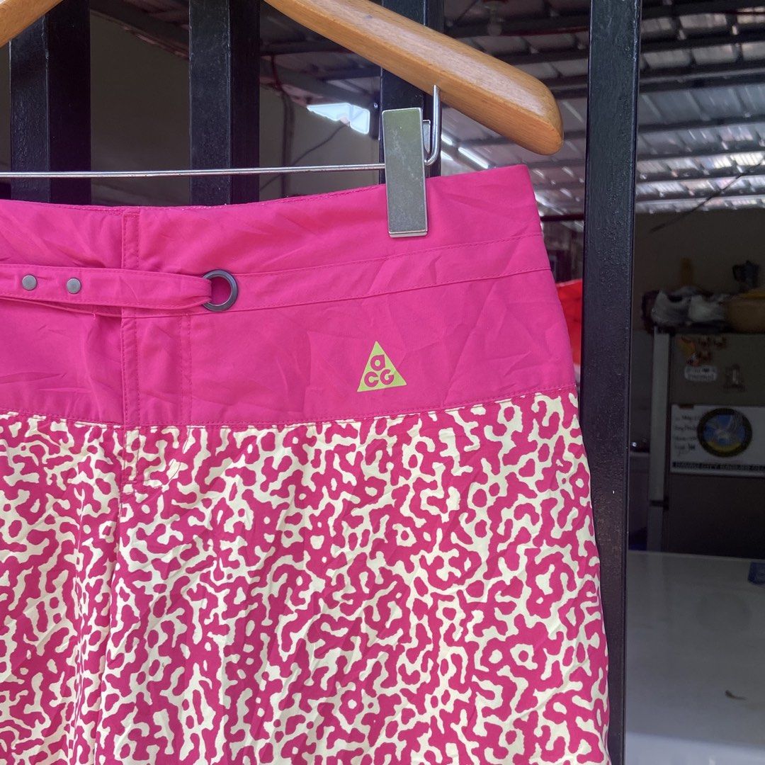 Nike ACG boardshort (Category: Shorts) located in Davao. Submitted by payts.wruh (Listing ID 1466130292, Image 3). Description: Nike ACG boardshort size 8 on tag 30 to 34 waist 18 length 12 hem excellent condition no issue like new DM if interested💌.