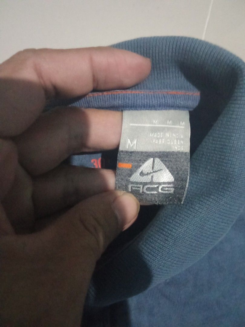 Nike ACG Polo Shirt Medium (Category: Tshirts & Polo Shirts ) located in Bacolod City. Submitted by goldengem.2dc438 (Listing ID 1465972700, Image 2). Description: ukay x preloved prices are negotiable please manage expectations.