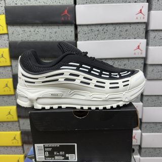 (Category: ) located in . Submitted by pickplanet_sneaker_shirt (Listing ID 1466121070, Image 1). Description: .