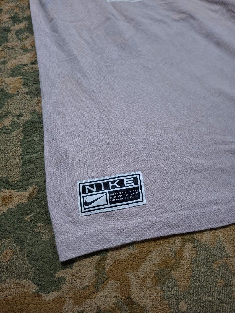 Nike Air NSW oversized shirt (Category: Shirts) located in Tagaytay City. Submitted by joselito_acosta (Listing ID 1466136242, Image 2). Description: Nike Air NSW oversized shirt In good condition Issue last photo 9/10 color rate Large on tag 20.5"×27" Authentic ✅ ✅ ✅ 280+shipping fee only Location:tagaytay Dm to purchase 📩 📩 📩.