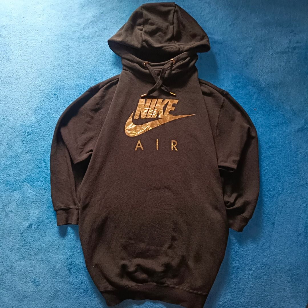 Nike Air Pullover Hoodie (Category: Hoodies) located in Antipolo. Submitted by juliane_thrift-declutters (Listing ID 1466129979, Image 1). Description: Nike Air Pullover Hoodie Dimes: 32×24 Size: XS on tag Best fit to Small • No issue (No cracked prints) • Printed Gold Logo • Complete Wash tags • Overall Condition: 9/10 * Color may vary due to lighting.