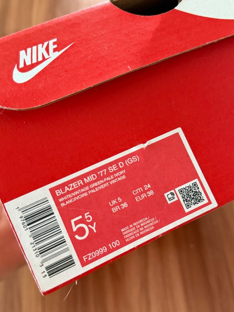 Nike Blazer Mid '77 SE (Category: Sneakers) located in Manila. Submitted by engelinerlln (Listing ID 1466003128, Image 2). Description: Nike Blazer Mid '77 SE • Size: US - Women 7 / UK - 38 • Color: White / Pale Ivory / Hemp / Vintage Green • Original box included • Bought from Nike app.