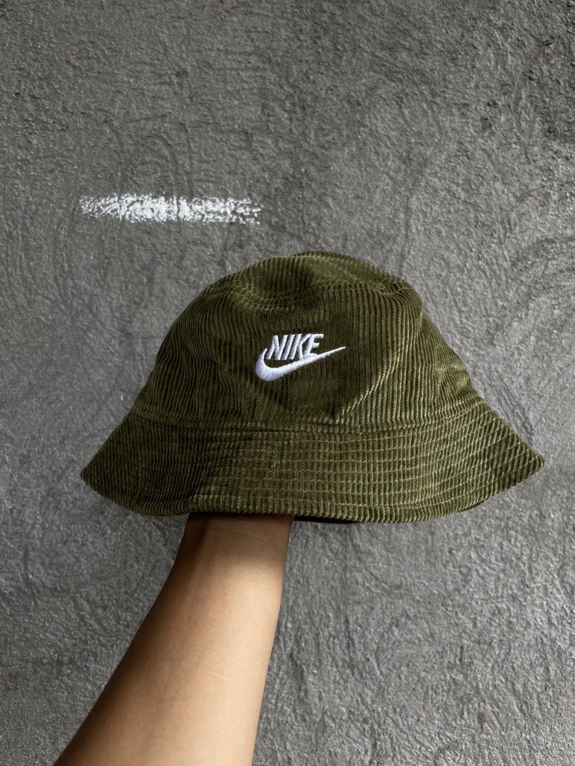 Nike Bucket Hat Corduroy (Category: Caps & Hats) located in Polomolok. Submitted by michaelorodio9504 (Listing ID 1466155284, Image 1). Description: One size Fit All No issue Excellent 9.5/10 Color rate.