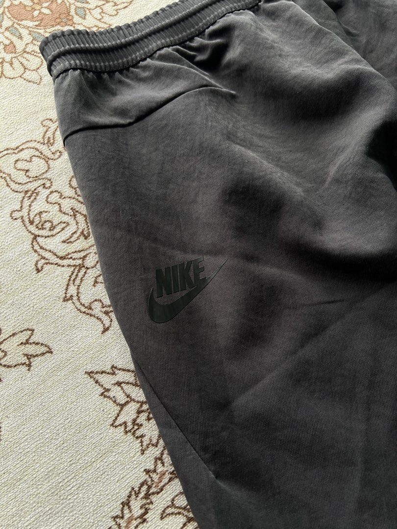 Nike Cropped Pants (Category: Trousers) located in San Jose del Monte. Submitted by oneoff.phils (Listing ID 1466120906, Image 2). Description: Nike Cropped Pants Waist 32-34 Length 35 Leg Hole 7 P1050 Issue: None (Swipe for detailed pics) • No cancellation of orders • Orders would usually take 2-3 days for cleaning and packing before shipment 🚀Shipping via J&T .