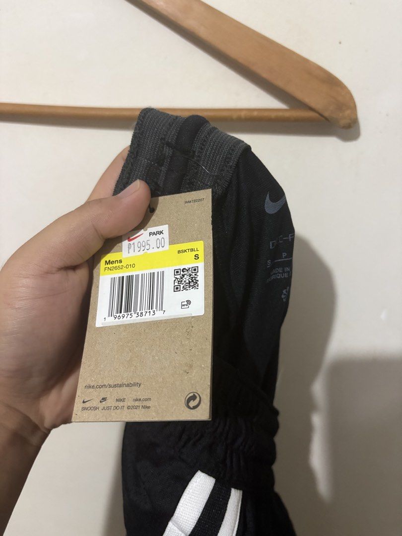 Nike DNA Basketball Shorts (Category: Shorts) located in Davao. Submitted by eljansecondhandmarket (Listing ID 1466115614, Image 3). Description: Brandnew Size small. 28-30 Waistlin. 19” length Location: Davao City Add sf.