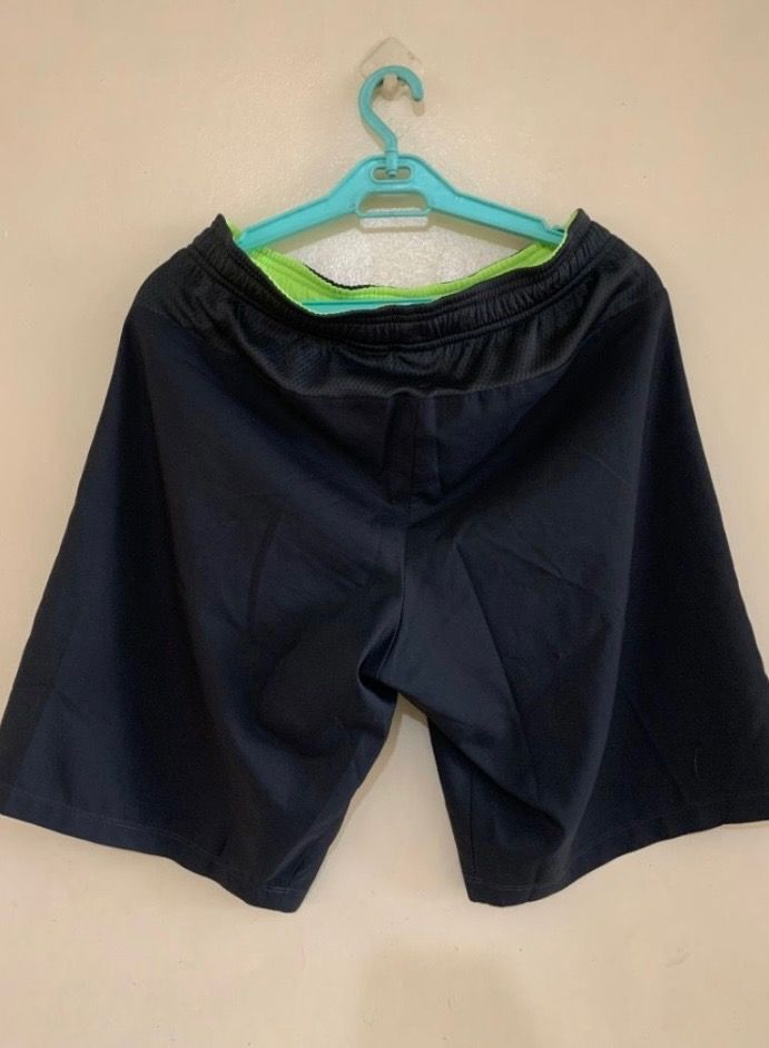 Nike Drifit Short Mens (Category: Shorts) located in Valenzuela. Submitted by clickandshoppreloved (Listing ID 1466037793, Image 2). Description: Nike Short Mens Onhand, Original (Small Ontag, Overuns) Waist : 26in (garterized upto 28-29) Height: 17.5 Color : Black (Excellent Condition, Good As New).