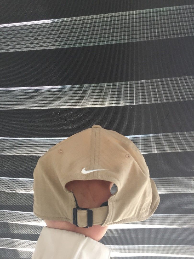 Nike embroid swoosh (Category: Caps & Hats) located in Bulacan. Submitted by dexclo (Listing ID 1466033986, Image 2). Description: pang pickle ball nyo no issue as new condition.
