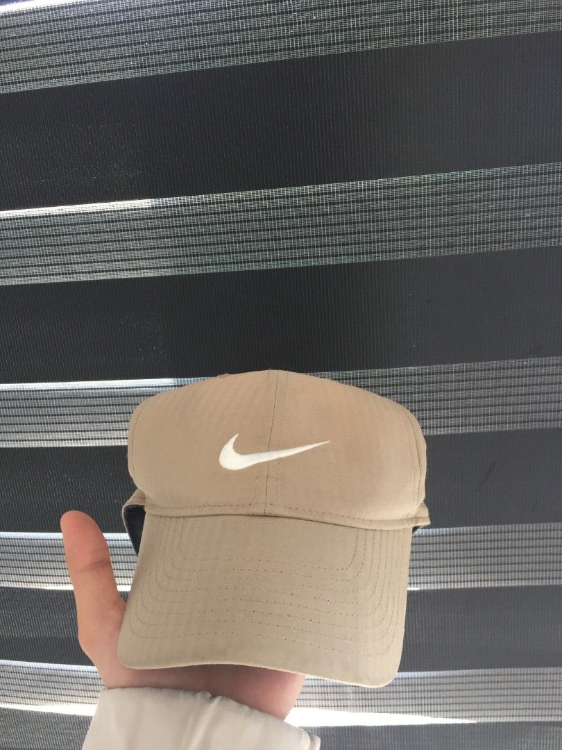 Nike embroid swoosh (Category: Caps & Hats) located in Bulacan. Submitted by dexclo (Listing ID 1466033986, Image 1). Description: pang pickle ball nyo no issue as new condition.