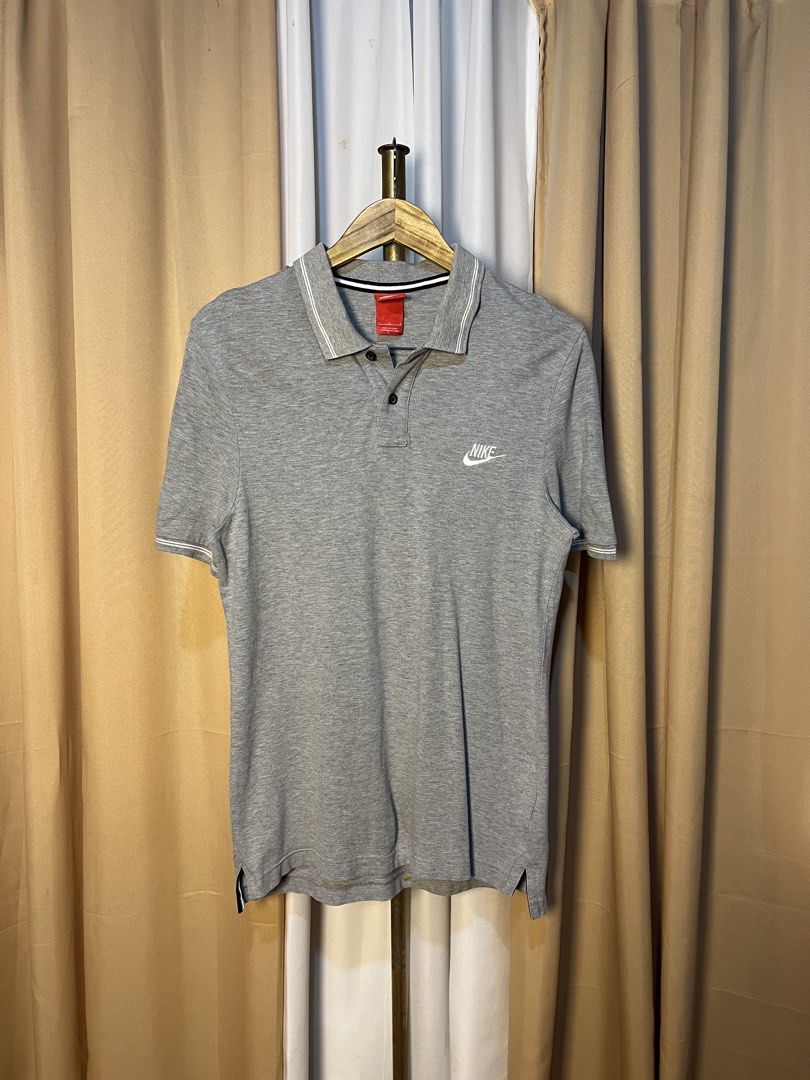 Nike Grey Polo Shirt Size L (Category: Tshirts & Polo Shirts ) located in Kidapawan. Submitted by azythrift (Listing ID 1466051213, Image 1). Description: Sis/bro! Super nice quality, exact to what you see in the photos. Perfect for daily use or as a gift. Hit me up if you have questions, madali ako kausap! Pasabot na kay mabilis maubusan!.