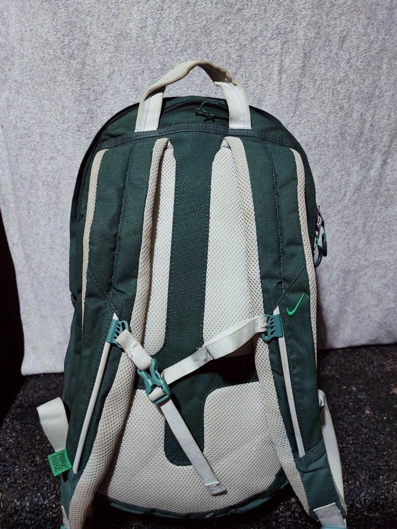 Nike hike Backpack (Category: Backpacks) located in Baguio. Submitted by jayrgijc52758 (Listing ID 1466124074, Image 3). Description: Nike Hike Daypack 20L In very good condition Needs washing Very nice this 700.