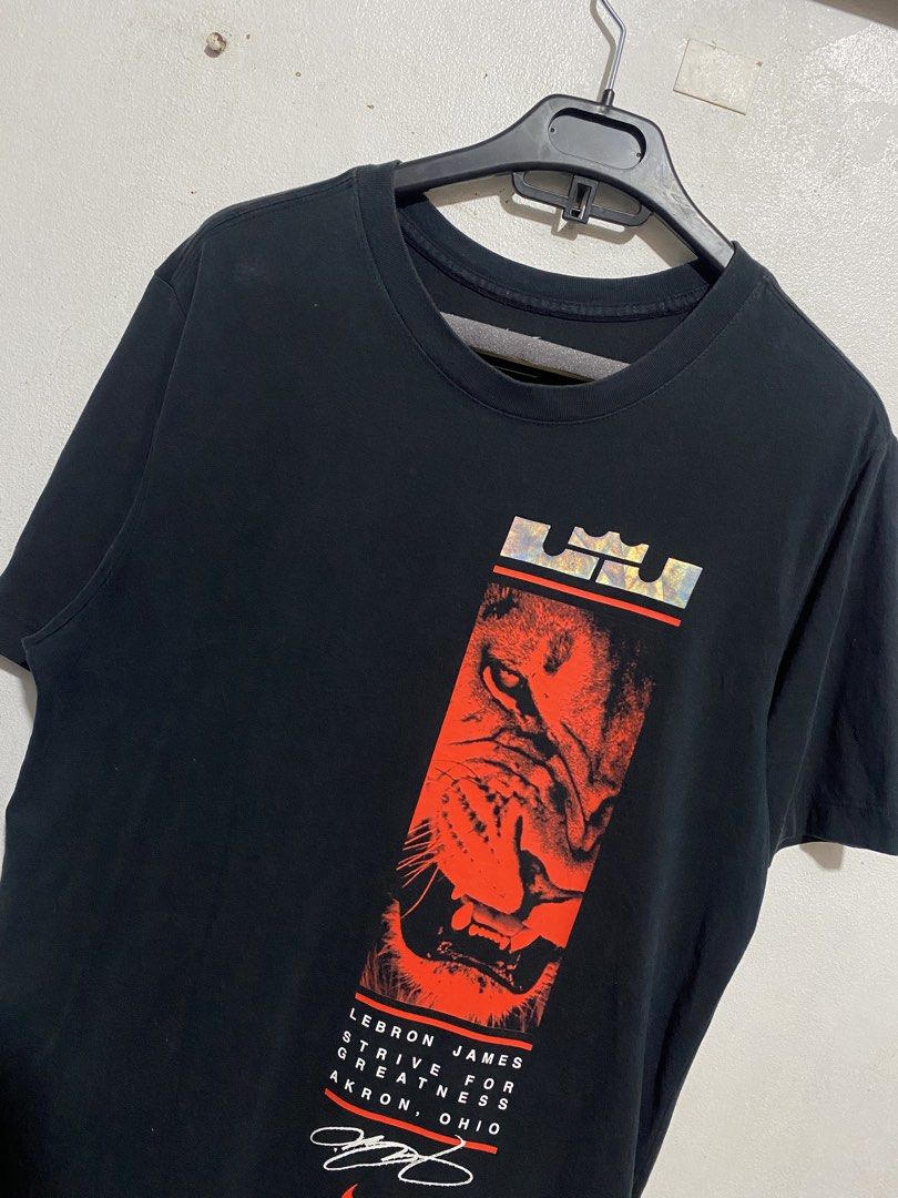 NIKE LEBRON SHIRT (Category: Tshirts & Polo Shirts ) located in Caloocan City. Submitted by alexahvaldez (Listing ID 1465967723, Image 2). Description: 20.5 width 27 length excellent condition no issue dm your best offer📲.