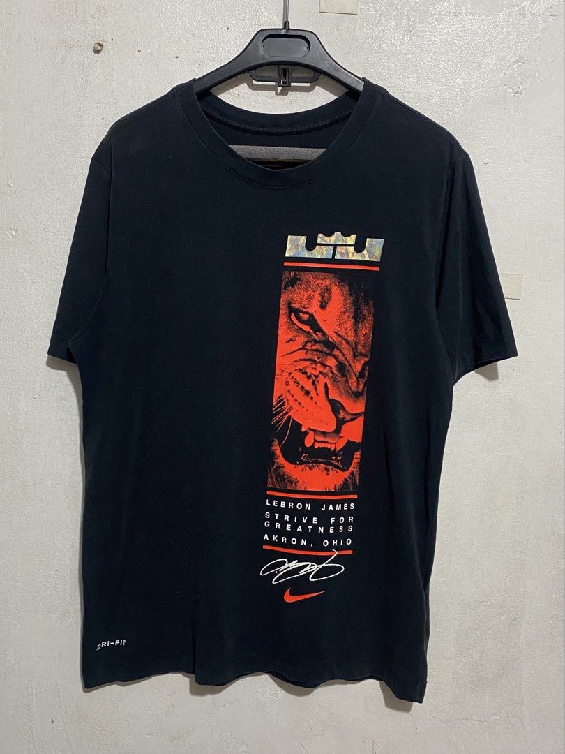 NIKE LEBRON SHIRT (Category: Tshirts & Polo Shirts ) located in Caloocan City. Submitted by alexahvaldez (Listing ID 1465967723, Image 1). Description: 20.5 width 27 length excellent condition no issue dm your best offer📲.